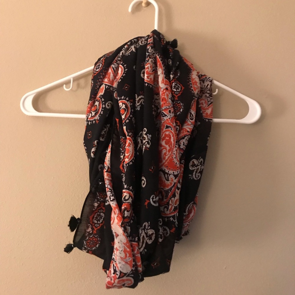 🎊HOST PICK🎊 NWOT Set of Two Loft Scarves - Picture 2 of 5